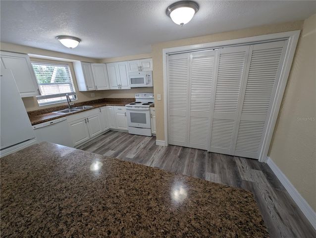 111 W GRAPEFRUIT CIRCLE, Clearwater, FL 33759