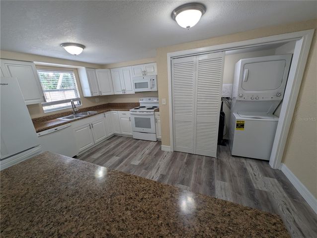 111 W GRAPEFRUIT CIRCLE, Clearwater, FL 33759