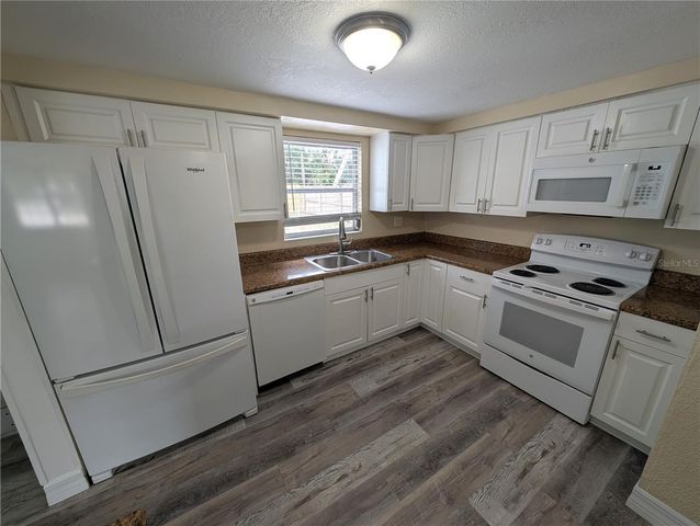 111 W GRAPEFRUIT CIRCLE, Clearwater, FL 33759
