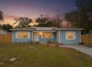 111 W GRAPEFRUIT CIRCLE, Clearwater, FL 33759