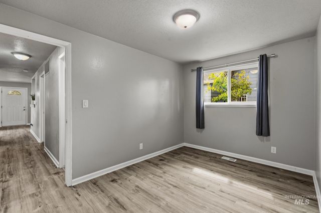 3040 W Hester St, Boise, ID 83702