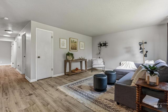 3040 W Hester St, Boise, ID 83702