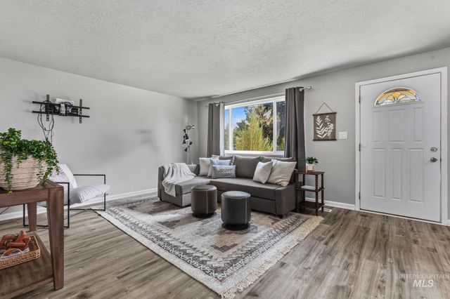 3040 W Hester St, Boise, ID 83702