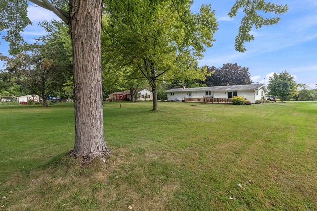 943 N OAKWOOD ROAD, Oshkosh, WI 54904