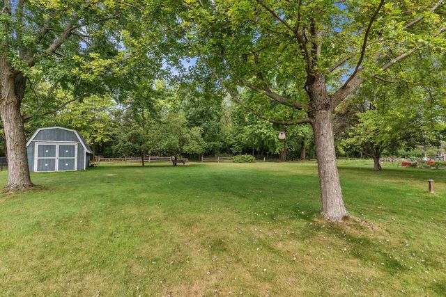 943 N OAKWOOD ROAD, Oshkosh, WI 54904