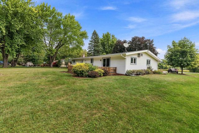943 N OAKWOOD ROAD, Oshkosh, WI 54904