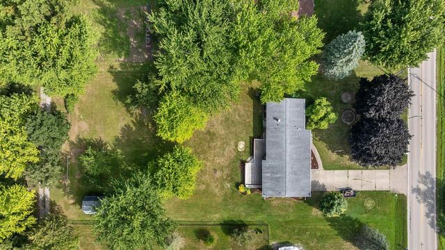 943 N OAKWOOD ROAD, Oshkosh, WI 54904