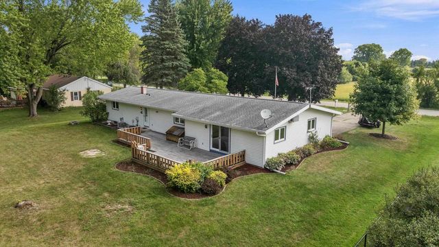 943 N OAKWOOD ROAD, Oshkosh, WI 54904