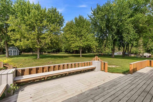 943 N OAKWOOD ROAD, Oshkosh, WI 54904