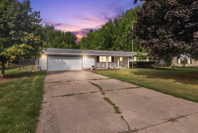 943 N OAKWOOD ROAD, Oshkosh, WI 54904