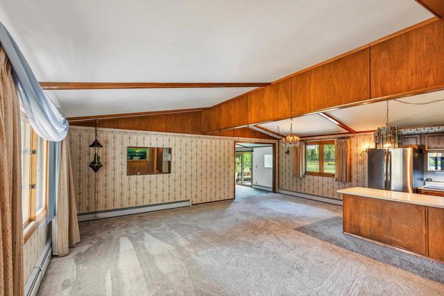 943 N OAKWOOD ROAD, Oshkosh, WI 54904