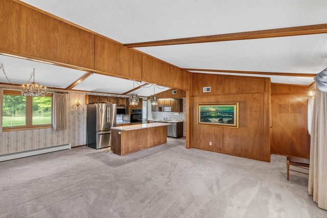 943 N OAKWOOD ROAD, Oshkosh, WI 54904