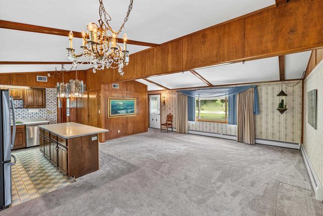 943 N OAKWOOD ROAD, Oshkosh, WI 54904