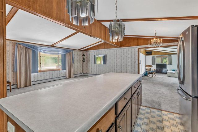 943 N OAKWOOD ROAD, Oshkosh, WI 54904