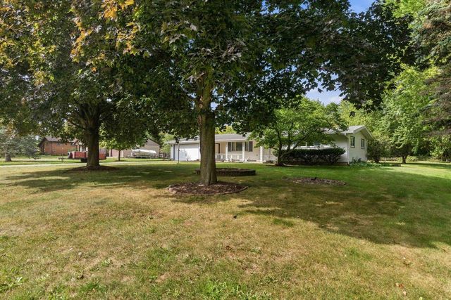 943 N OAKWOOD ROAD, Oshkosh, WI 54904