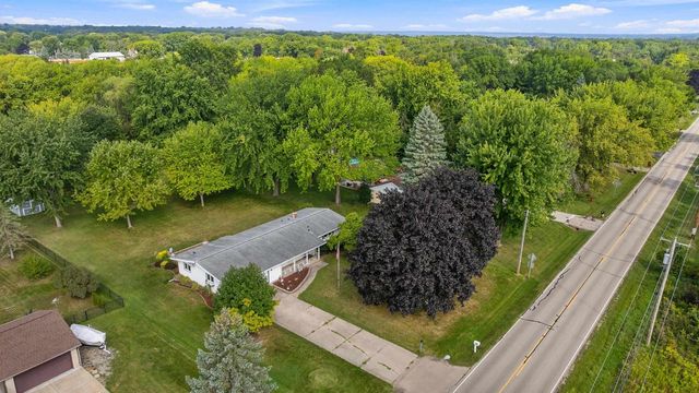943 N OAKWOOD ROAD, Oshkosh, WI 54904