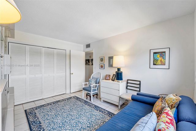 4800 Hillcrest Ln 514, Hollywood, FL 33021