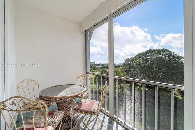 4800 Hillcrest Ln 514, Hollywood, FL 33021