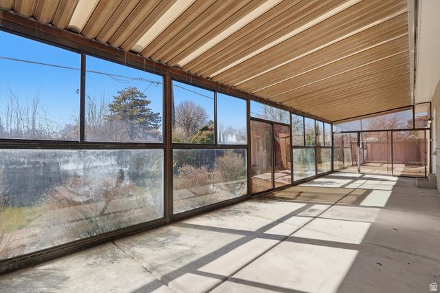 2395 W LONGMEADOW DR, Taylorsville, UT 84129