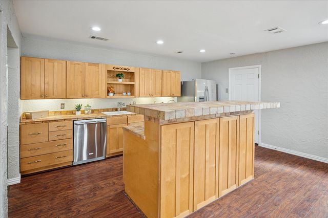 5352 Colorado Court, North Richland Hills, TX 76180