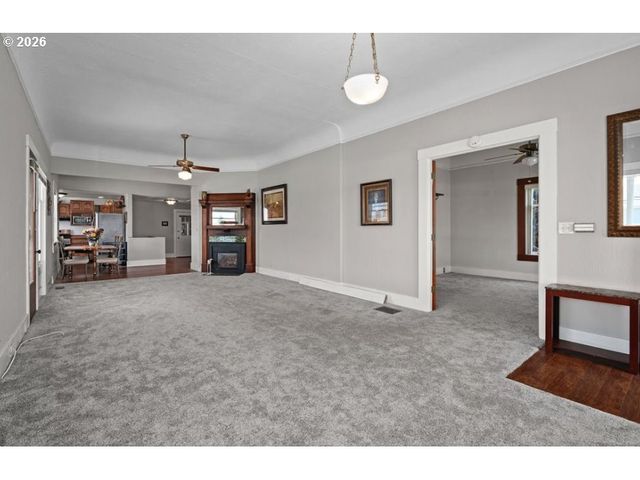 406 W C St, Rainier, OR 97048