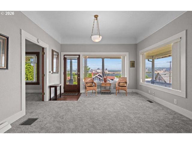 406 W C St, Rainier, OR 97048