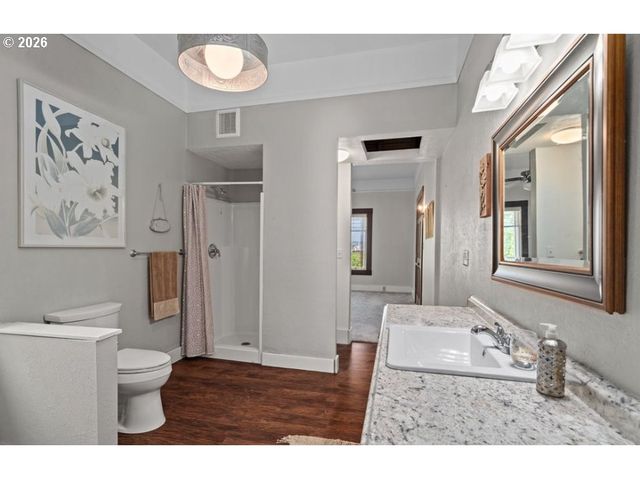 406 W C St, Rainier, OR 97048