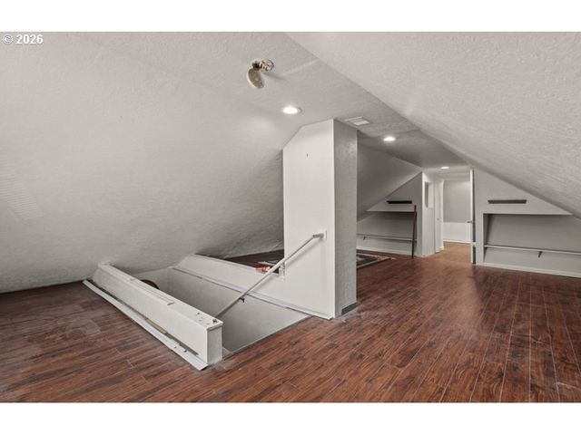 406 W C St, Rainier, OR 97048