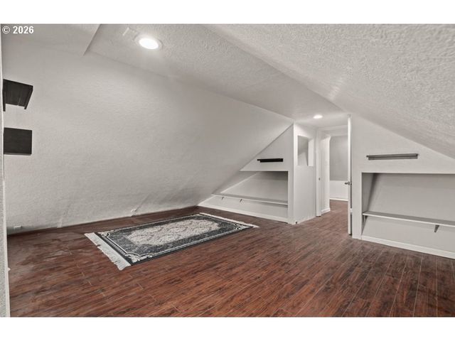 406 W C St, Rainier, OR 97048