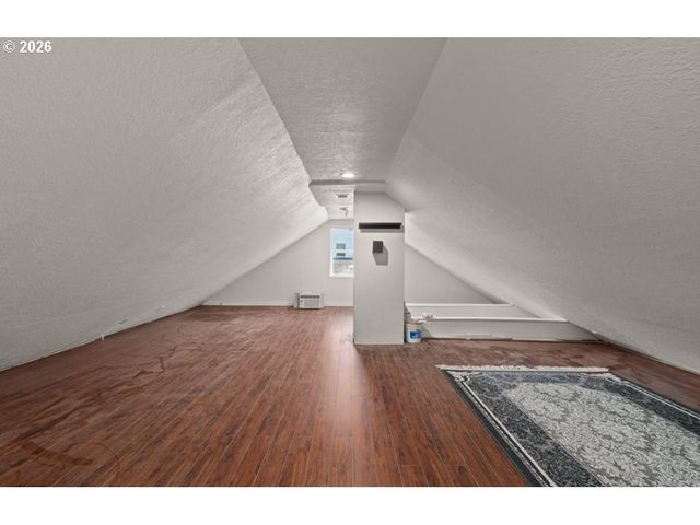 406 W C St, Rainier, OR 97048