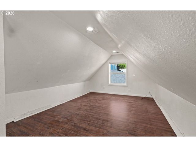 406 W C St, Rainier, OR 97048