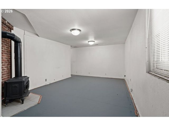 406 W C St, Rainier, OR 97048