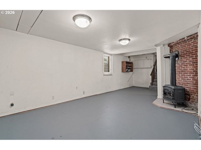 406 W C St, Rainier, OR 97048