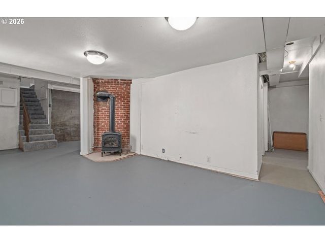 406 W C St, Rainier, OR 97048