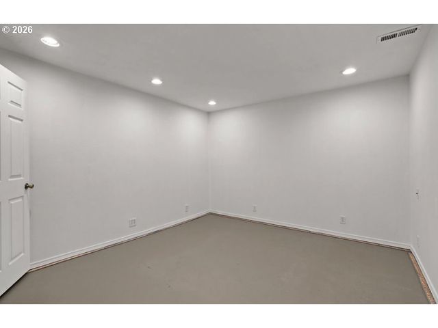 406 W C St, Rainier, OR 97048