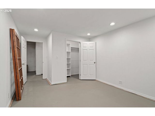 406 W C St, Rainier, OR 97048