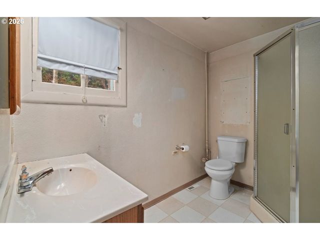 406 W C St, Rainier, OR 97048