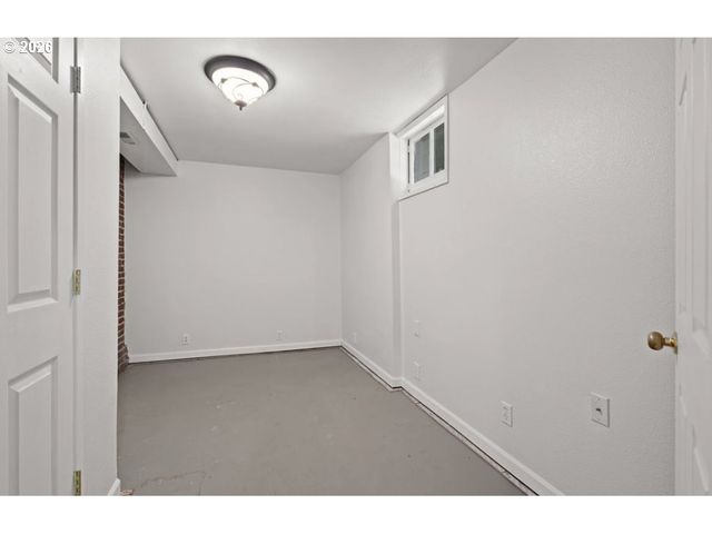 406 W C St, Rainier, OR 97048