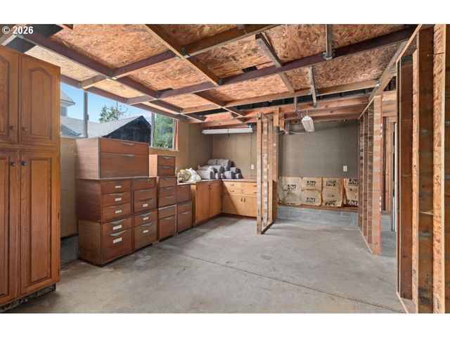 406 W C St, Rainier, OR 97048