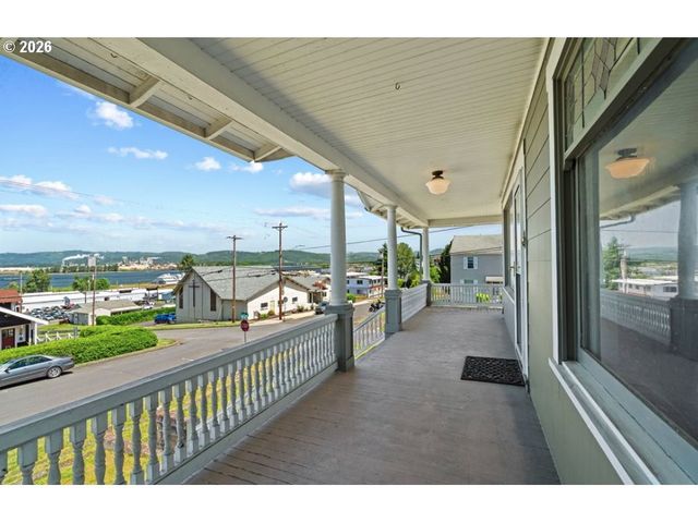 406 W C St, Rainier, OR 97048