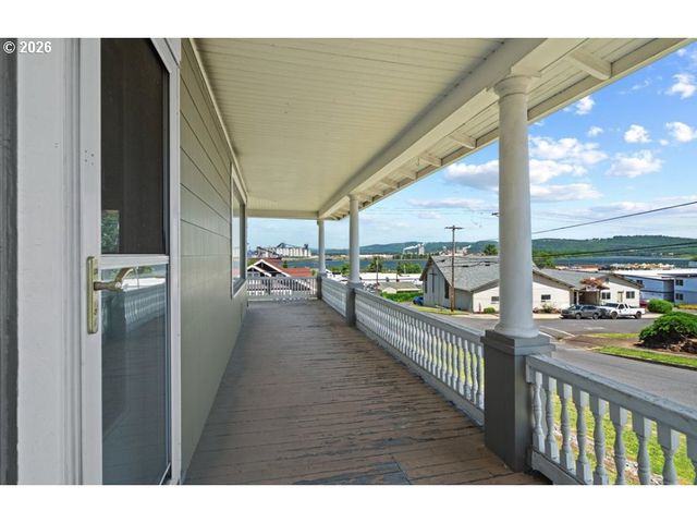 406 W C St, Rainier, OR 97048