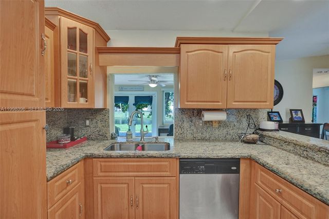 460 SW 66th Ave, Margate, FL 33068