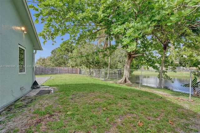 460 SW 66th Ave, Margate, FL 33068