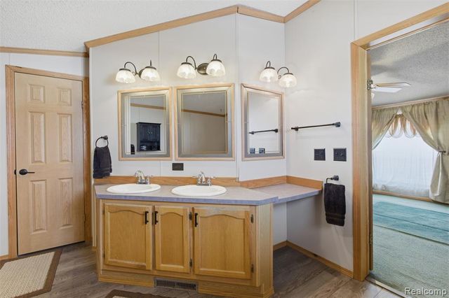 1983 Oak Street, Newport, MI 48166