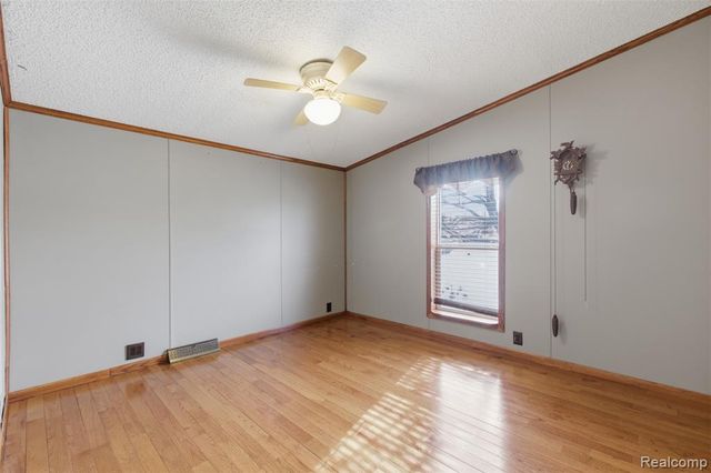 1983 Oak Street, Newport, MI 48166