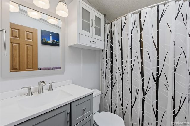 1983 Oak Street, Newport, MI 48166