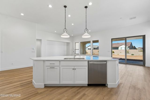 1731 E Hollow Creek Drive, Green Valley, AZ 85614