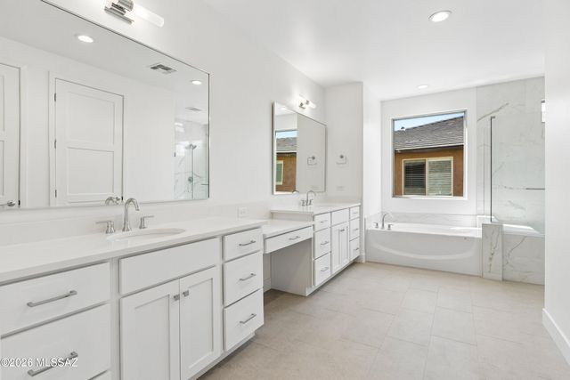 1731 E Hollow Creek Drive, Green Valley, AZ 85614