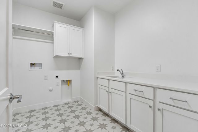 1731 E Hollow Creek Drive, Green Valley, AZ 85614