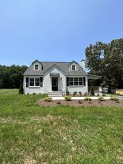 810 W Lincoln St, Tullahoma, TN 37388